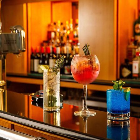 Sunday London Staines-Upon-Thames Heathrow T5 Hotel Bagian luar foto